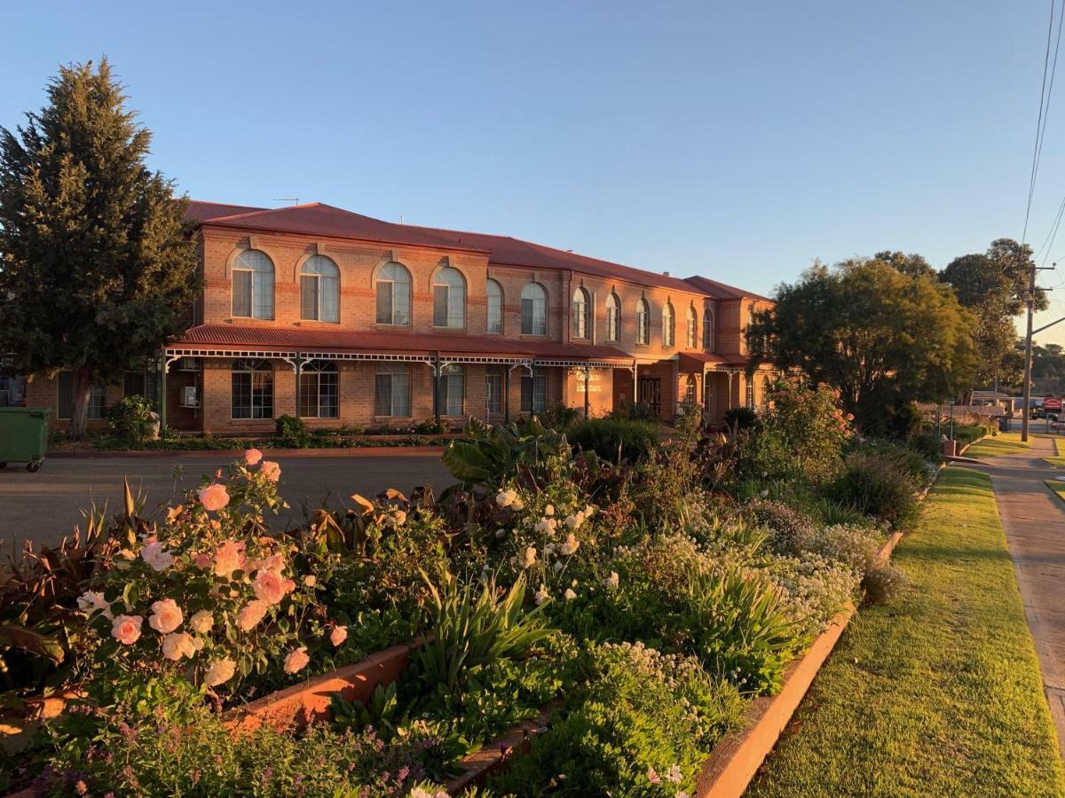 Heritage Motor Inn Goulburn Exterior photo